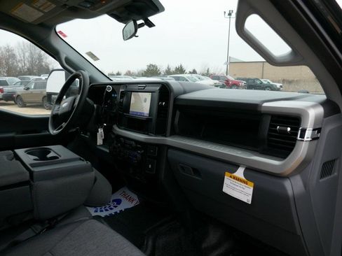 New 2026 Ford F250 XL w/ XL Off-Road Package image 10