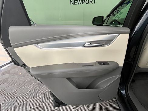 Used 2020 Cadillac XT5 Premium Luxury w/ LPO, Floor Liner Package image 23