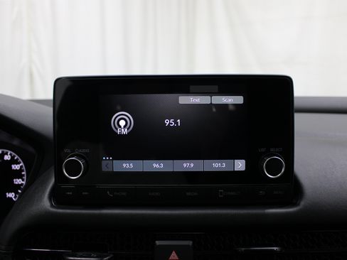 Used 2025 Honda HR-V LX image 14