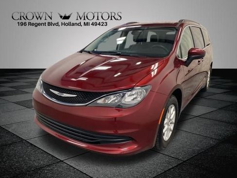 Used 2020 Chrysler Voyager Lxi image 3