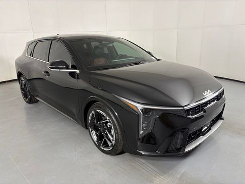 New 2026 Kia K4 GT-Line FWD image 2