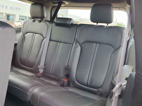 Used 2023 Jeep Wagoneer 4WD image 34