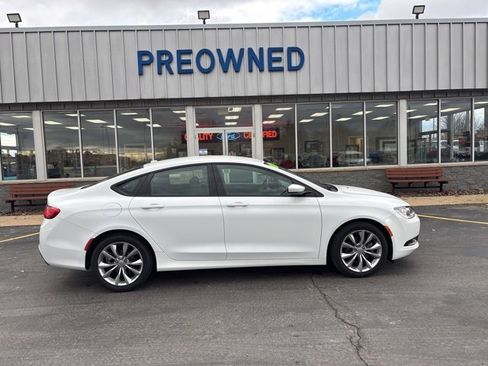 Used 2015 Chrysler 200 S w/ Comfort Group image 2
