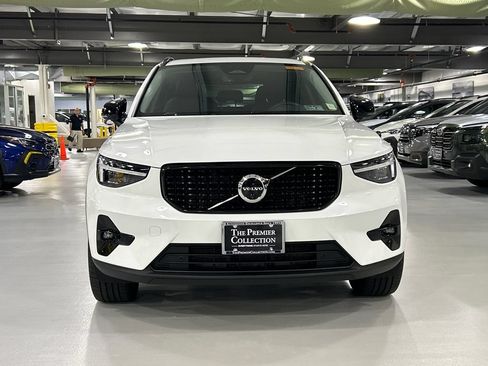 Certified 2026 Volvo XC40 B5 Plus AWD/4WD image 6