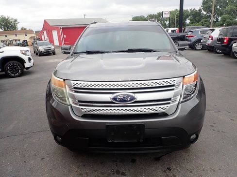 Used 2014 Ford Explorer XLT w/ Equipment Group 202A AWD/4WD image 2