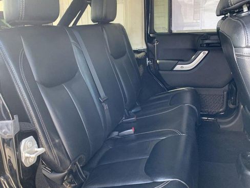 Used 2016 Jeep Wrangler Unlimited Sahara w/ Connectivity Group image 13