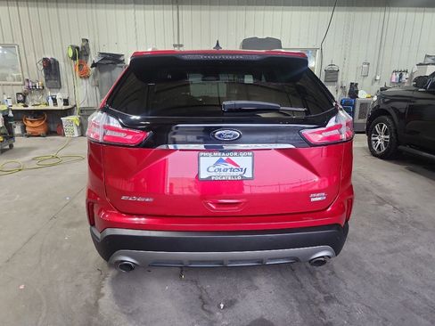 Used 2020 Ford Edge SEL w/ Convenience Package image 3