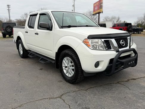 Used 2019 Nissan Frontier SV image 5