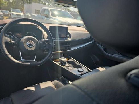 Certified 2023 Nissan Rogue SV w/ SV Premium B Package AWD/4WD image 11