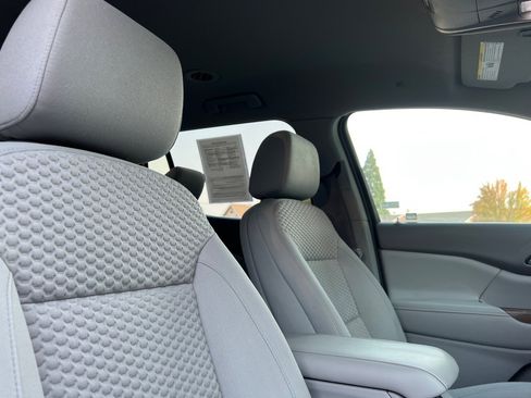 Used 2018 GMC Acadia SLE image 15