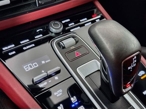 Used 2023 Porsche Cayenne Platinum Edition AWD/4WD image 20