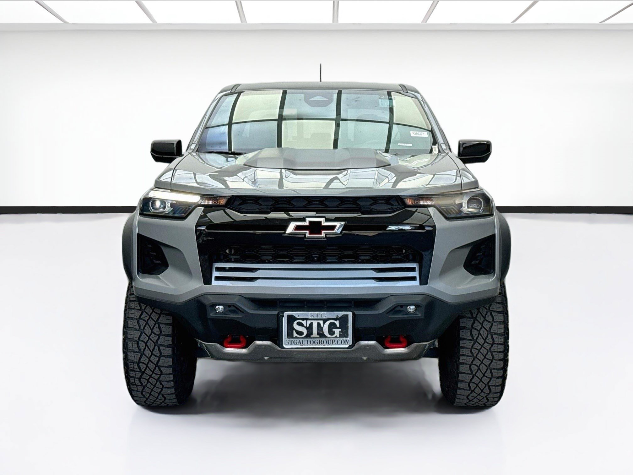 Used 2023 Chevrolet Colorado ZR2 w/ ZR2 Convenience Package III AWD/4WD image 2