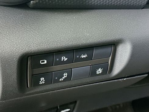 Used 2024 Nissan Kicks S image 16