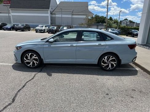 New 2025 Volkswagen Jetta SEL image 4