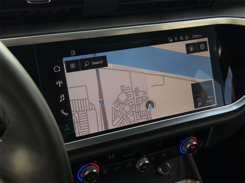 Used 2024 Audi Q3 2.0T Premium Plus image 15