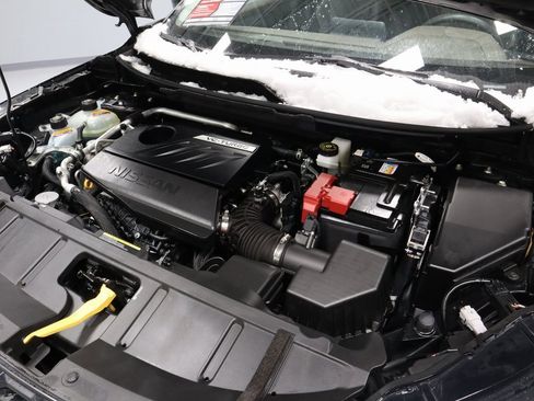 Certified 2023 Nissan Rogue SV image 15