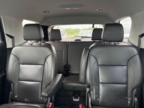 Used 2020 Chevrolet Traverse LT w/ LT Premium Package image 21