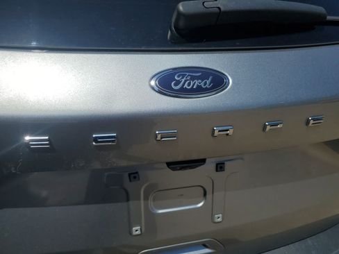 Used 2022 Ford Escape SE w/ SE Sport Appearance Package FWD image 10