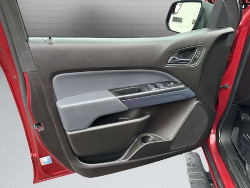 Used 2017 Chevrolet Colorado Z71 image 9