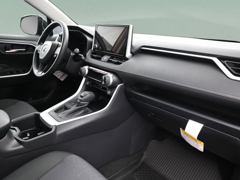 Used 2025 Toyota RAV4 XLE w/ Convenience Package image 39