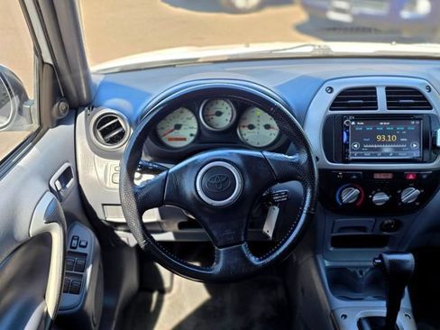 Used 2003 Toyota RAV4 2WD image 12