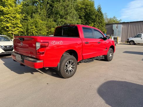 Used 2023 Nissan Titan SV w/ SV Convenience Package AWD/4WD image 4