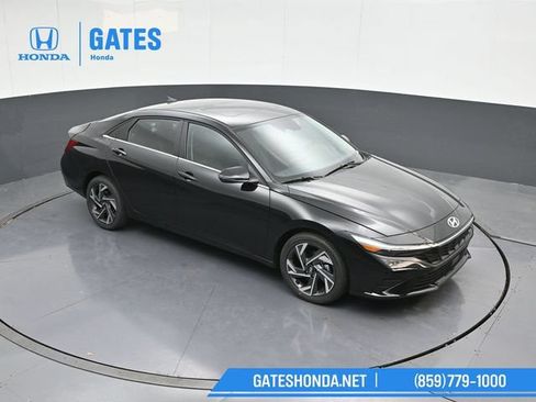 Used 2025 Hyundai Elantra Limited w/ Cargo Package FWD image 53