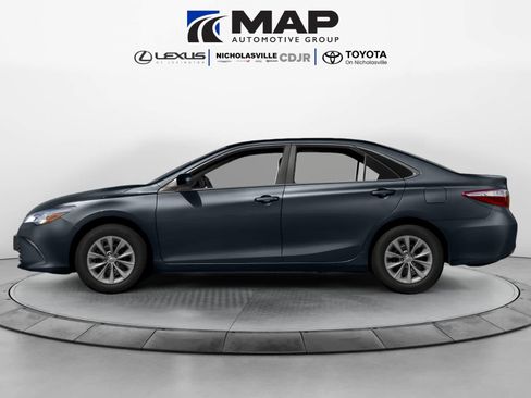 Used 2016 Toyota Camry LE FWD image 3