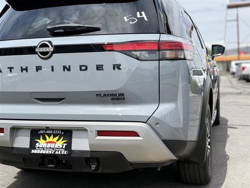 Used 2023 Nissan Pathfinder Platinum AWD/4WD image 17