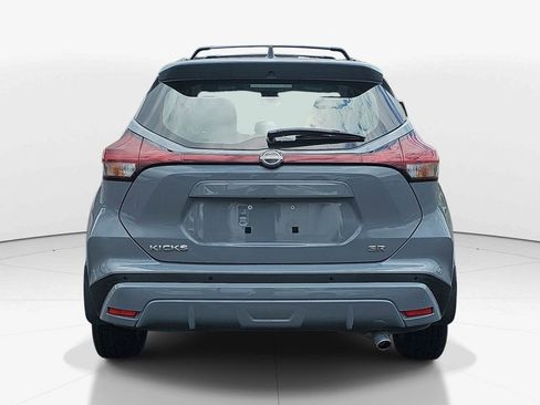 Used 2022 Nissan Kicks SR w/ Interior Electronics Package FWD image 7