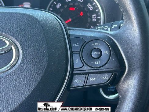 Used 2021 Toyota RAV4 XLE Premium image 21