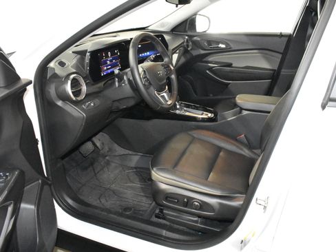 Used 2025 Chevrolet Trax ACTIV w/ Driver Confidence Package image 23