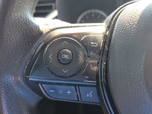 Used 2019 Toyota RAV4 XLE w/ Convenience Package FWD image 22