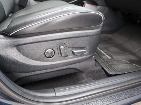Used 2025 Hyundai Palisade SEL FWD image 35