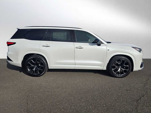 New 2026 Lexus TX 500h AWD image 2