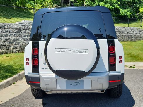 Used 2025 Land Rover Defender 130 S image 7