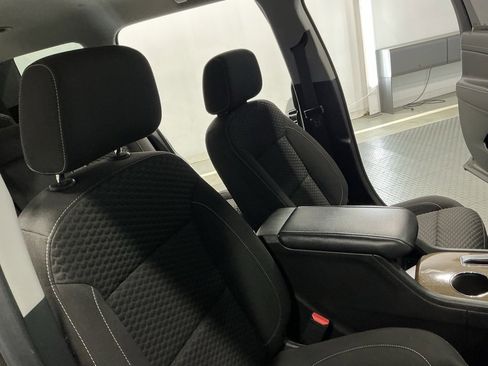 Used 2019 GMC Acadia SLE w/ LPO, Floor Liner Package image 19