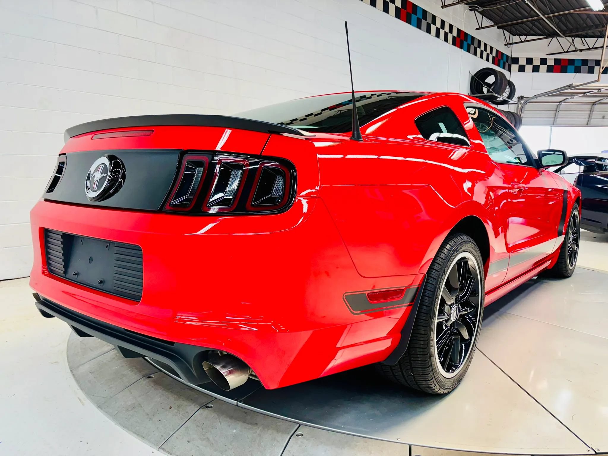 Used 2013 Ford Mustang Boss 302 RWD image 26