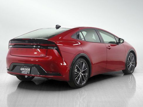 Used 2025 Toyota Prius XLE image 5