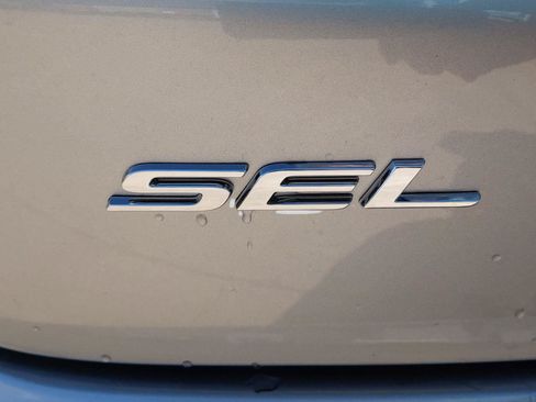 Used 2024 Ford Edge SEL AWD/4WD image 21