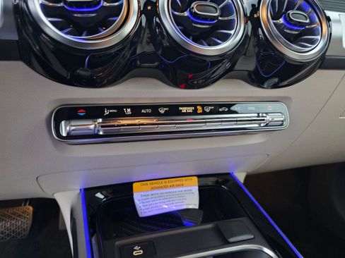 Used 2026 Mercedes-Benz GLB 250 4MATIC image 15
