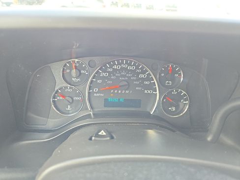 Used 2015 Chevrolet Express 2500 RWD image 21