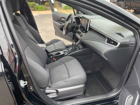 Used 2022 Toyota Corolla Hatchback image 15