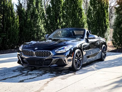 Used 2022 BMW Z4 M40i w/ Premium Package image 5
