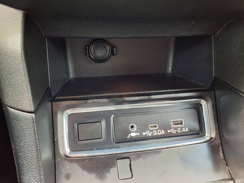 Used 2023 Subaru Ascent Premium w/ Convenience Package AWD/4WD image 8