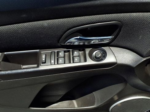 Used 2015 Chevrolet Cruze LT FWD image 14