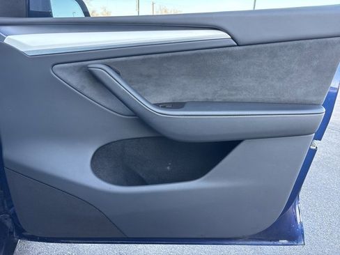 Used 2023 Tesla Model Y Long Range image 11