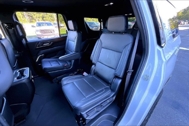 Used 2025 GMC Yukon Denali AWD/4WD image 22