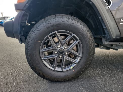 Used 2020 Jeep Wrangler Sport image 9