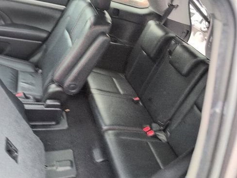 Used 2019 Toyota Highlander SE AWD/4WD image 12